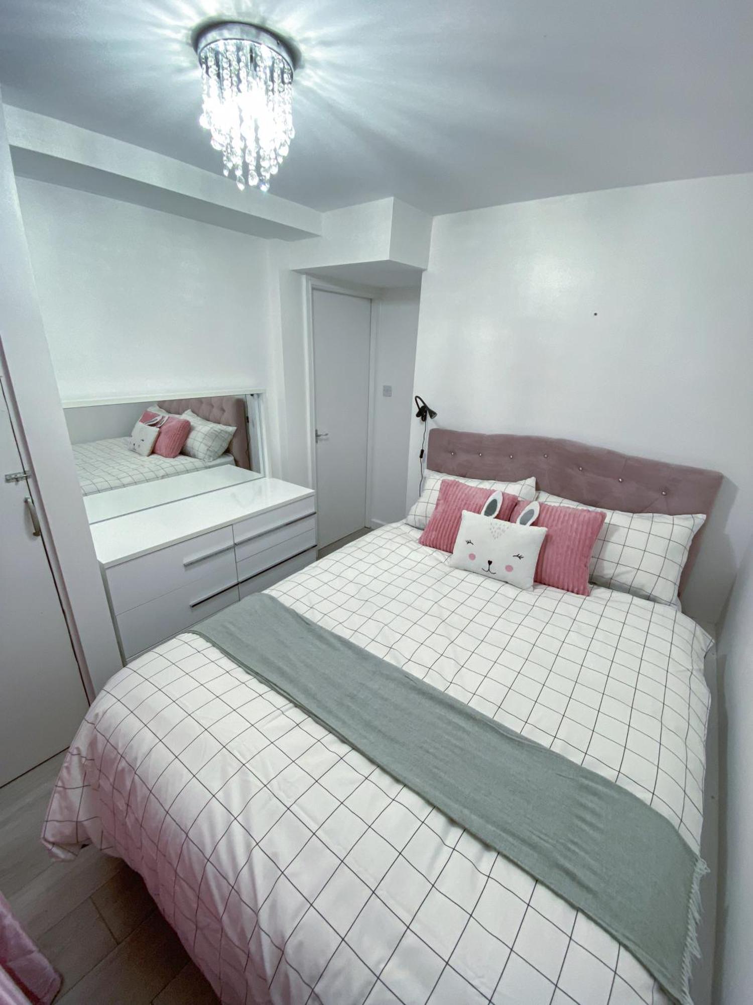 2 Bedroom Flat, Dalston Junction, Londres Exterior foto